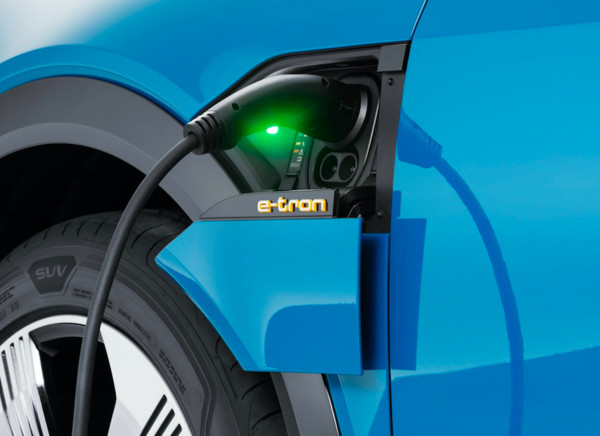 ▲▼ Audi e-tron因电池短缺产量下修 。（图／翻摄自Audi）